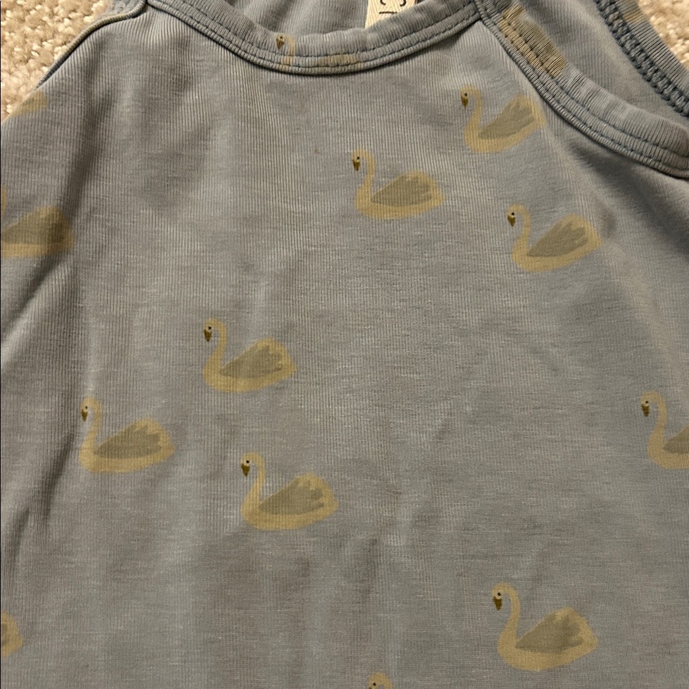Toddler matching pajama set, swan pattern - Picture 2 of 4